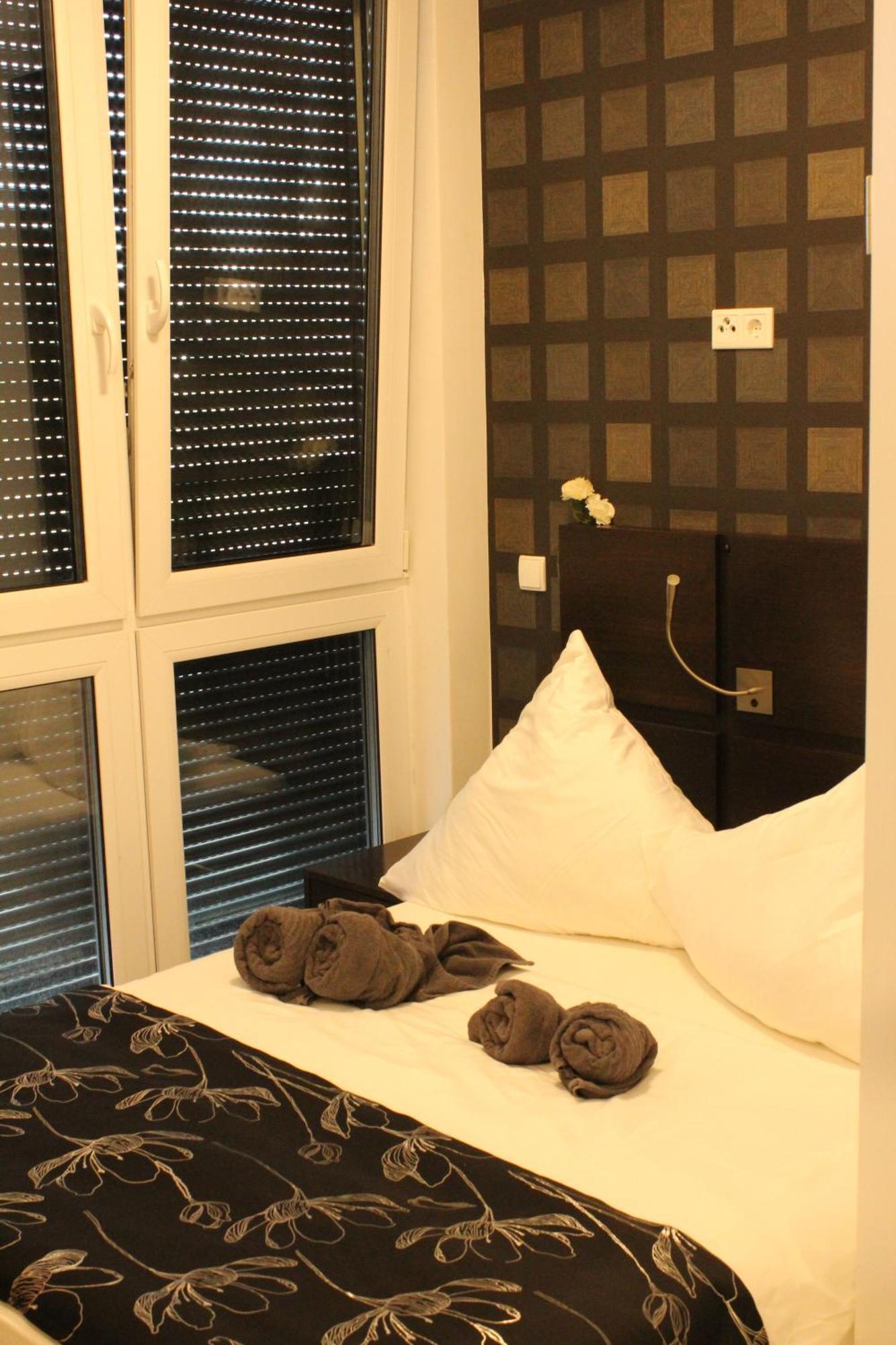 Momomotel - Self Check-In Hotel Am Stadion Colonia Esterno foto